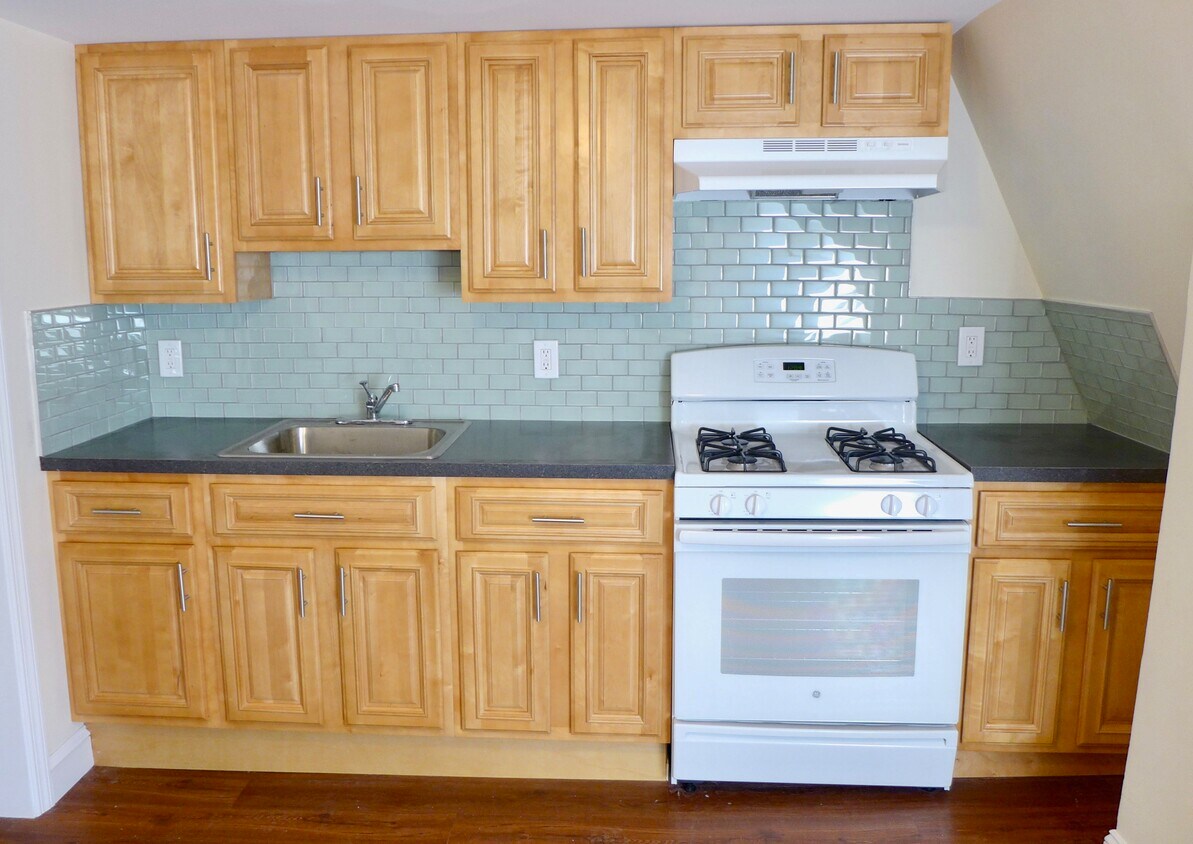 Primary Photo - 263 Whiton St