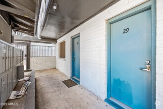 Building Photo - 3025 N 32nd St