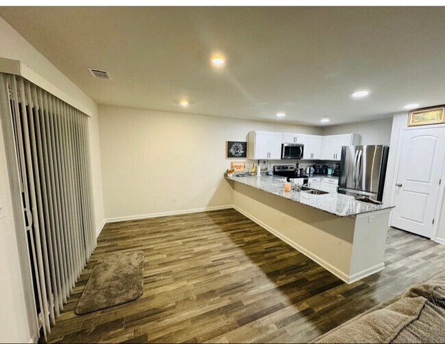 Foto del edificio - 126 Evonshire Blvd