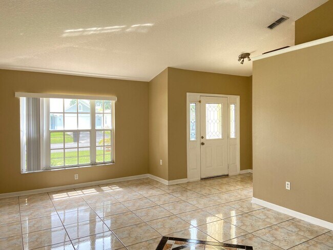 Foto del edificio - 4 bd/ 2 ba Single Family Home in Kissimmee near the Loop