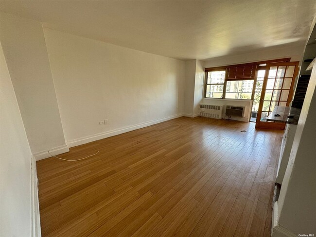 Foto del edificio - 1065 Vermont St