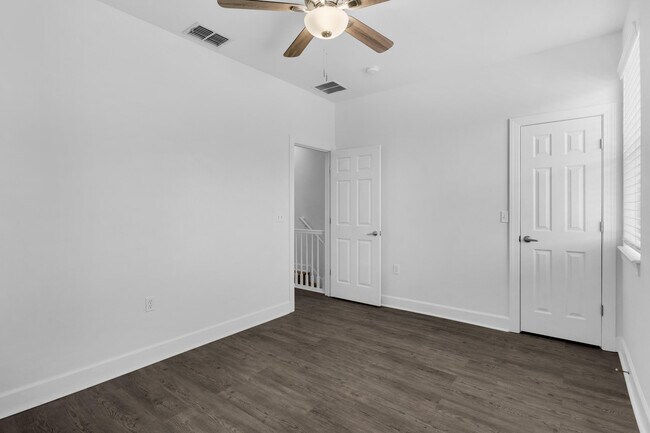 Foto del edificio - 15284-15331 US-331 BUS