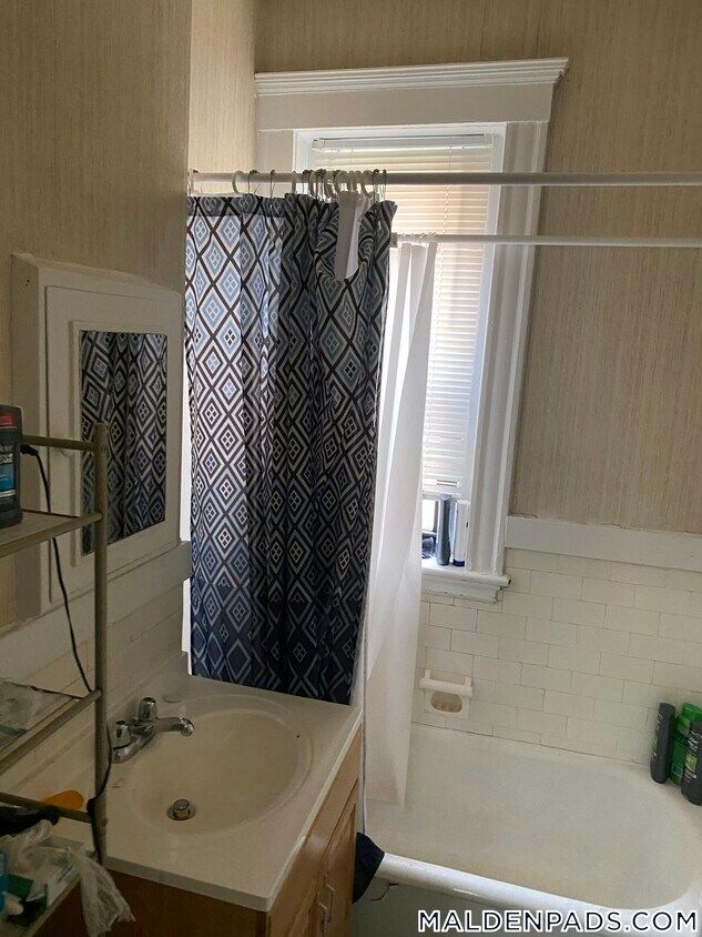 Building Photo - 17-19-19 Washington St S