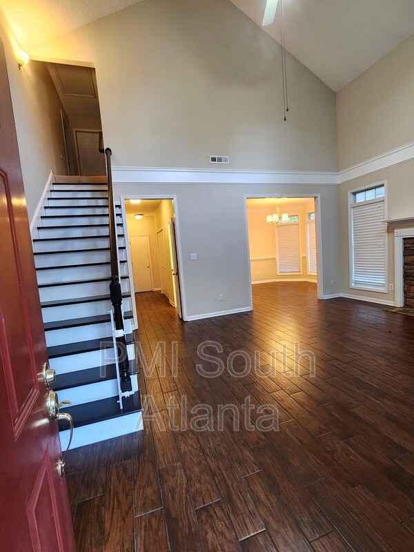 Building Photo - 44 Woodmere