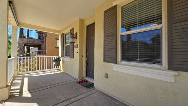 Building Photo - SOLAR home in amenity rich Verrado!