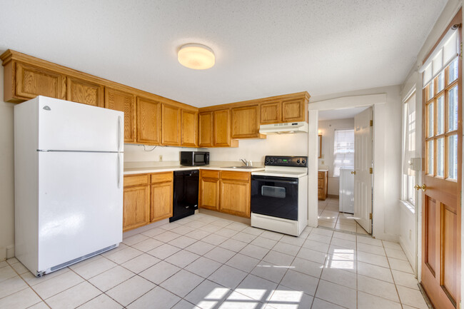 Kitchen - 433 N Main St