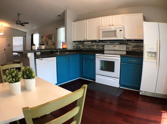 Foto del edificio - Cute Remodeled 2 BR 2 BA in Concord