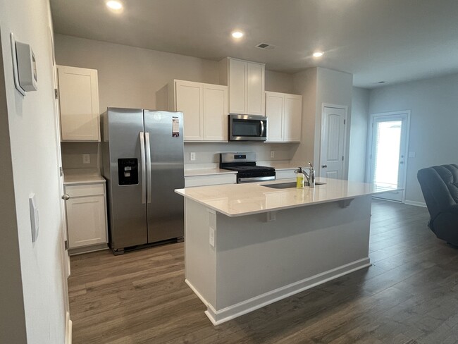 Foto del edificio - 645 Longtail Ln