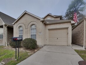 Building Photo - 2906 Crescent Bend Rd