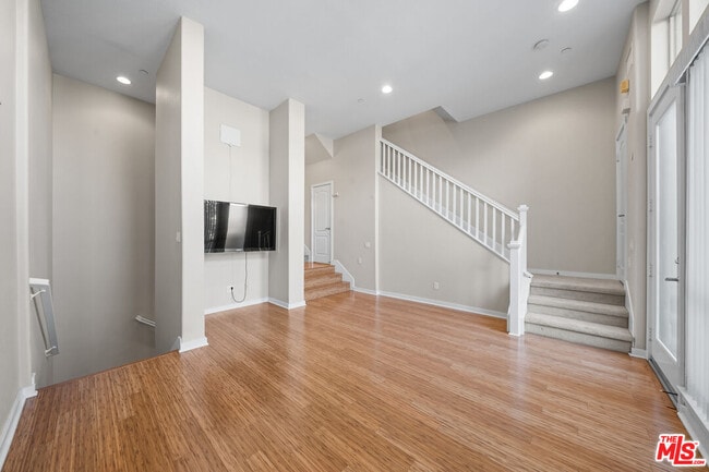 Building Photo - 5509 W 149th Pl