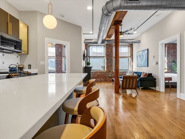 Building Photo - 281 Essex St