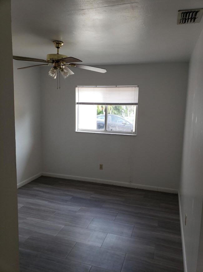 Building Photo - 608 SE 46th Terrace