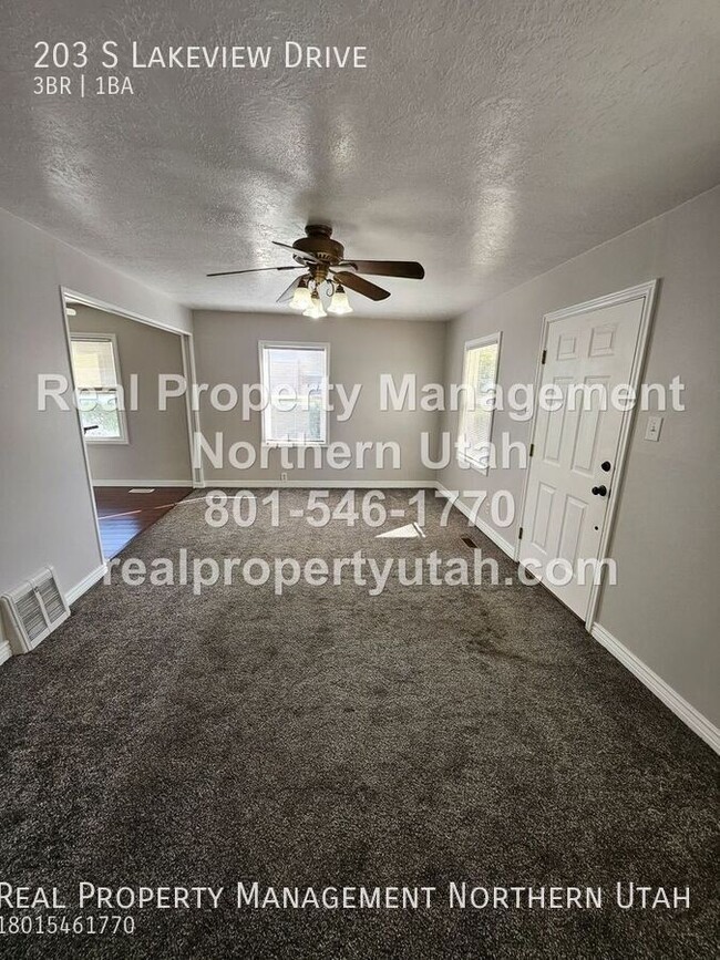 Building Photo - Darling 3 Bedroom Home in Clearfield Now A...