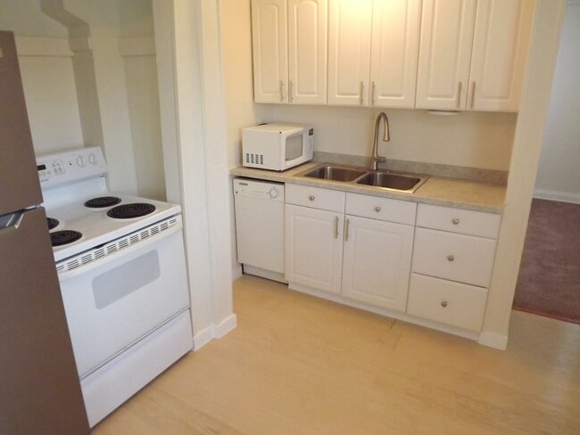 Foto del edificio - 115 N Park St