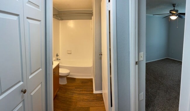 Building Photo - SPACIOUS ONE BEDROOM EASY APPROVAL