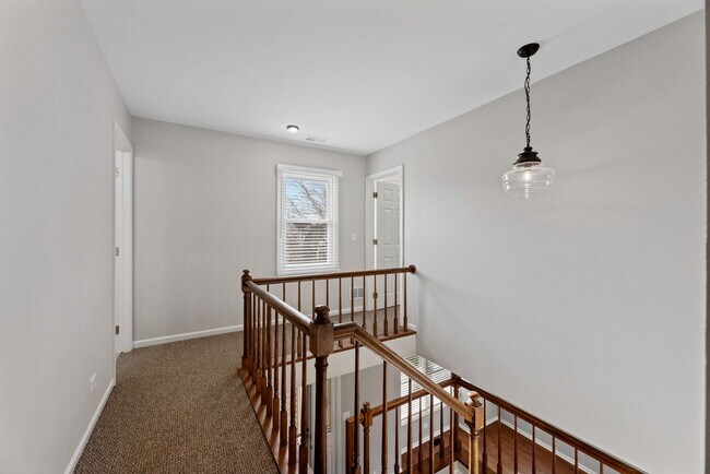 Building Photo - 448 Thorndale Ct