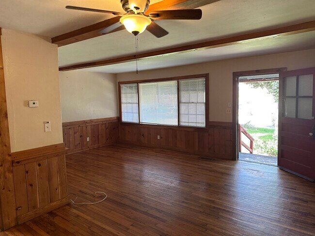 Building Photo - 317 Pauls Dr