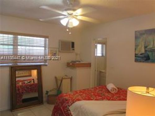 Foto del edificio - 325 Fernwood Rd