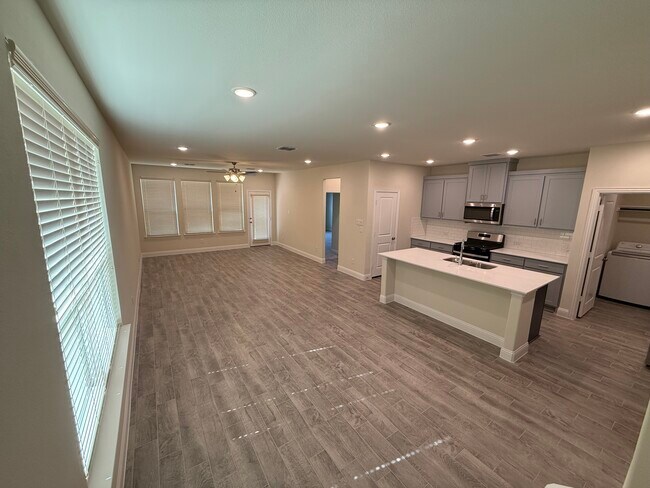 Foto del edificio - 801 Portina Dr