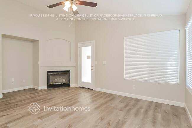 Foto del edificio - 1853 Vista Pointe Ave