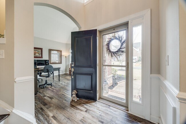Building Photo - Stunning 4-Bedroom, 3.5-Bath Full Brick Ho...
