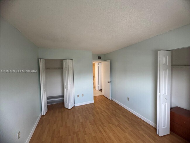 Foto del edificio - 8075 NW 7th St