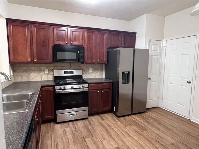 Building Photo - 2055 Fosco Dr NW