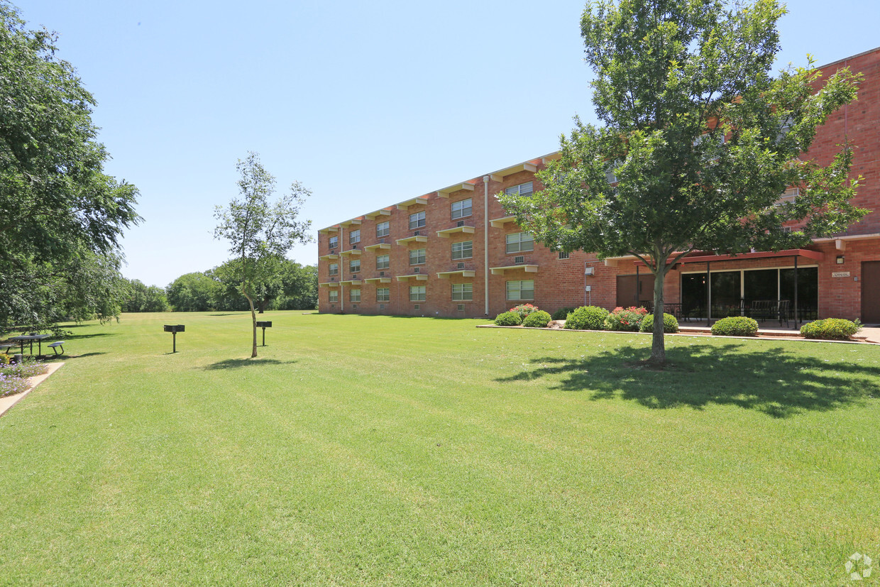 Courtyard - Wendover