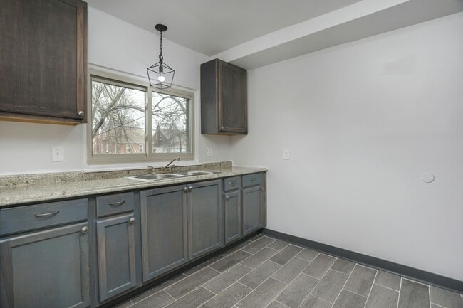 Foto del edificio - 18492 Greenfield Rd