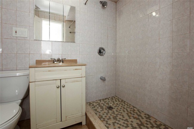 Foto del edificio - 253-30 85th Rd