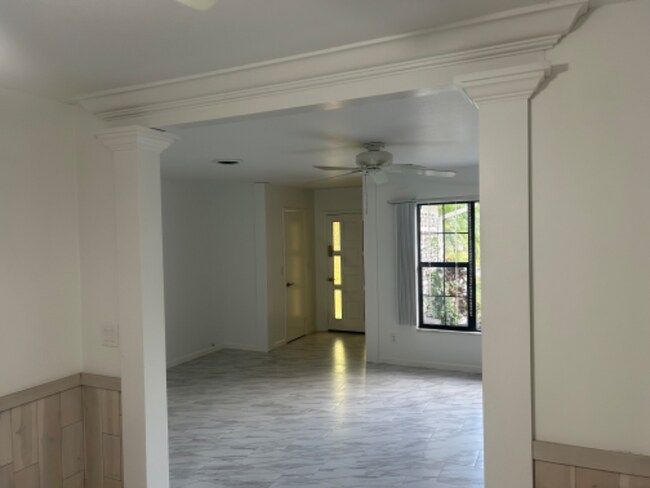 Foto del edificio - 1313 Mango Ave