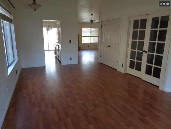 Foto del edificio - 898 Don Medico Dr