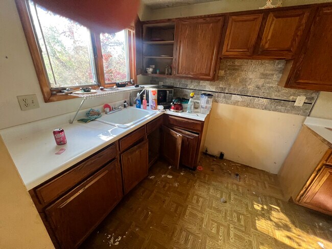 Foto del edificio - 8015 Colonial Dr