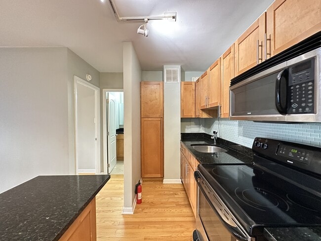 Building Photo - 4180 N Marine Dr