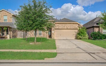 Building Photo - 15702 Whisper Woods Dr