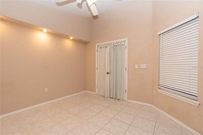 Building Photo - 880 Pecan Ct