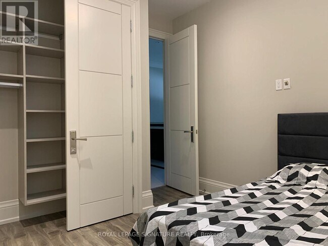 Photo du bâtiment - 270 Hollywood Ave