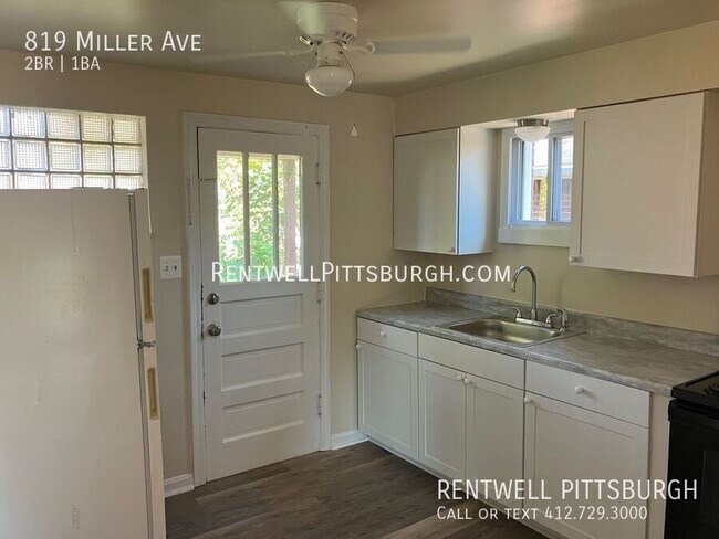 Building Photo - 819 Miller Ave