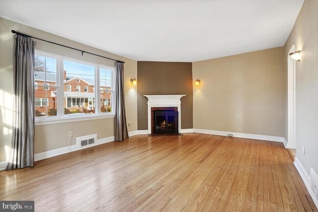 Foto del edificio - 313 E Mason Ave