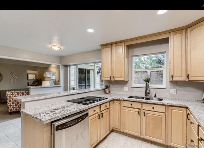 Building Photo - 12384 E Villanova Dr