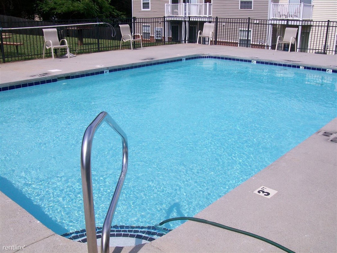 Primary Photo - 300 Griffith Commons Dr