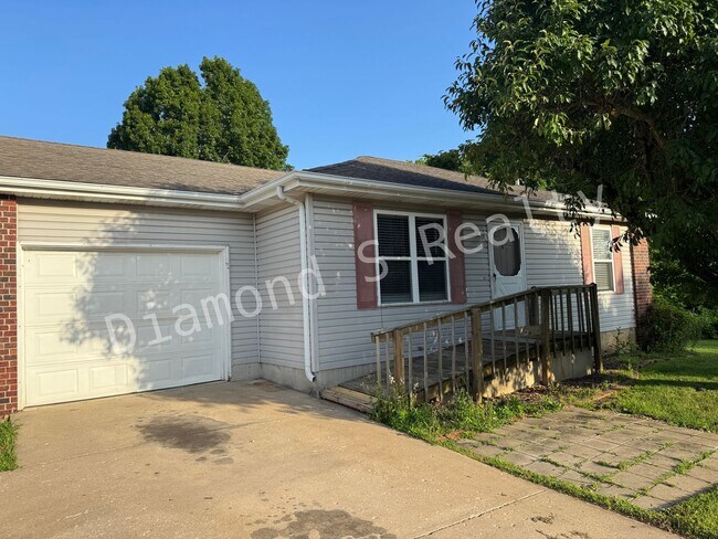 Building Photo - 1501 W Rainey St