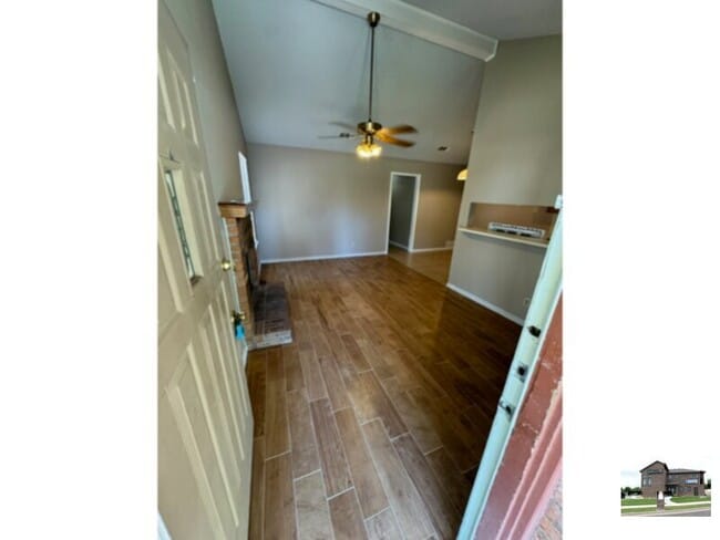 Building Photo - 1713 Mona Dr