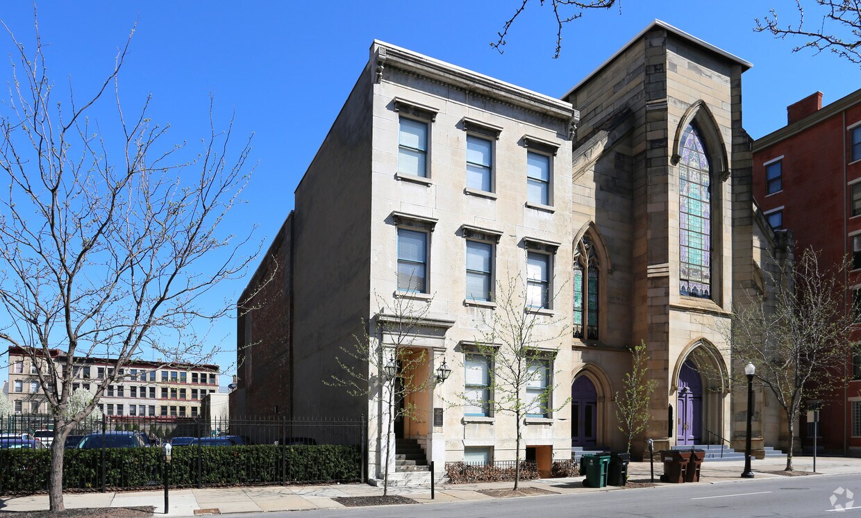 Foto del edificio - 124 W 9th St