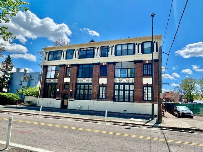 Charming Historic Condo in the Heart of Up... - Charming Historic Condo in the Heart of Up...