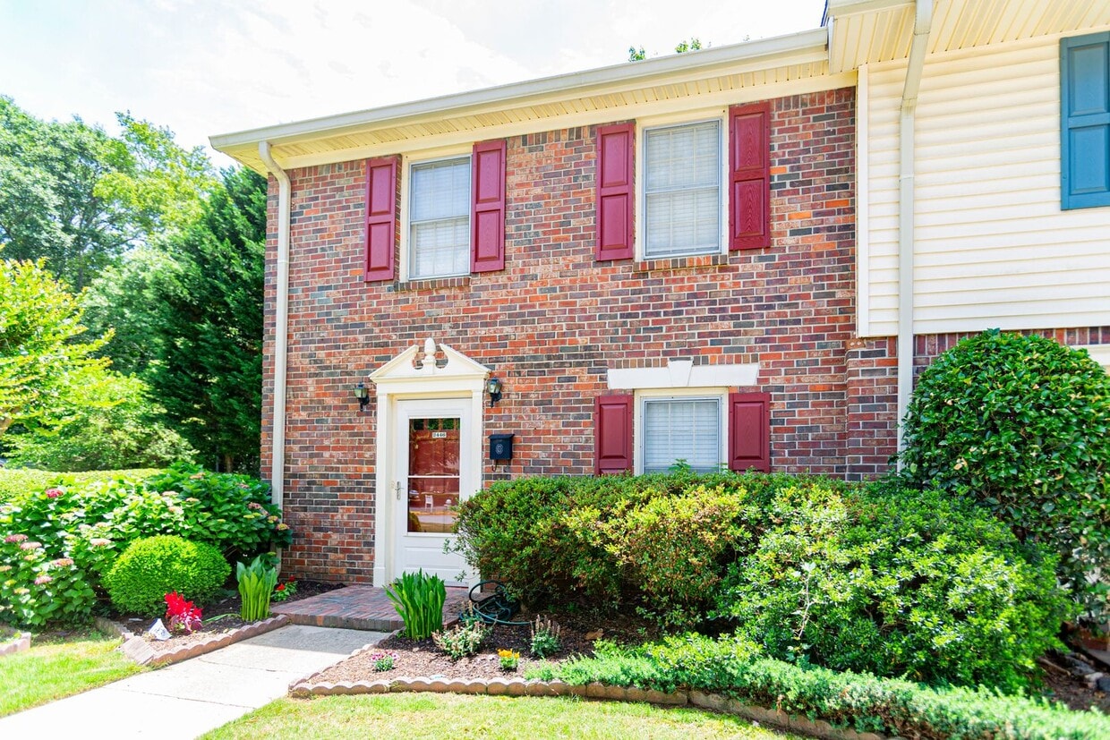 2bd Townhome in the Heart of Tucker - 2bd Townhome in the Heart of Tucker