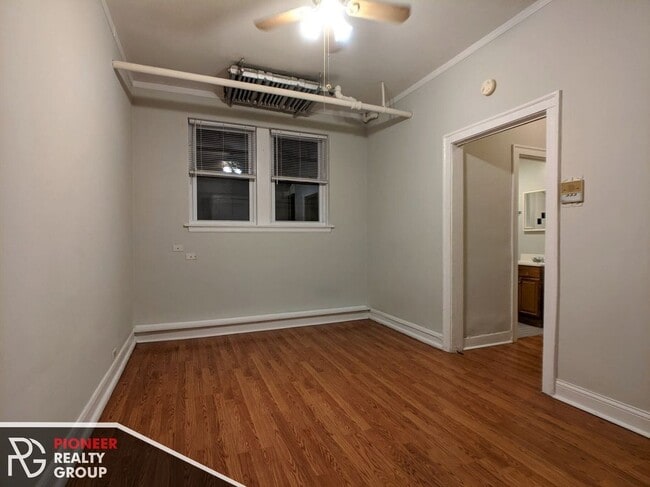 Building Photo - 2827 N Burling St
