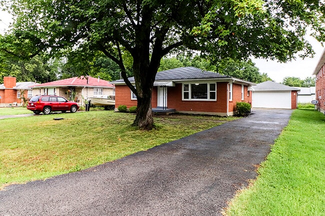Building Photo - 4801 Oak Park Dr