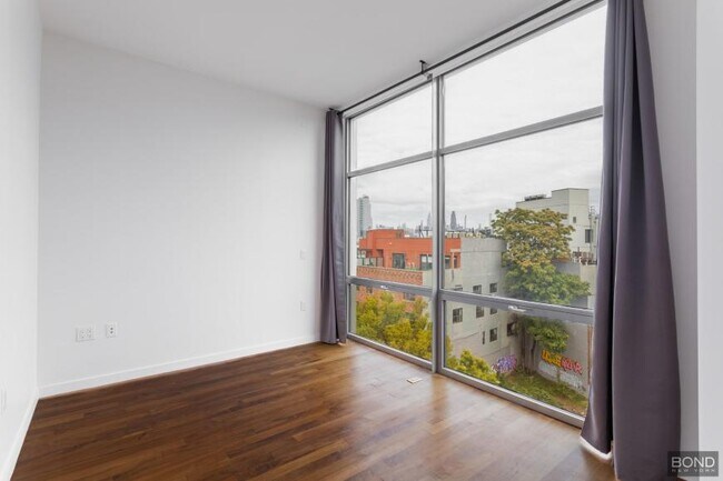 Foto del edificio - 1 bedroom in Brooklyn NY 11211