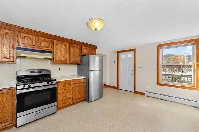 Building Photo - 155 Thorndike St